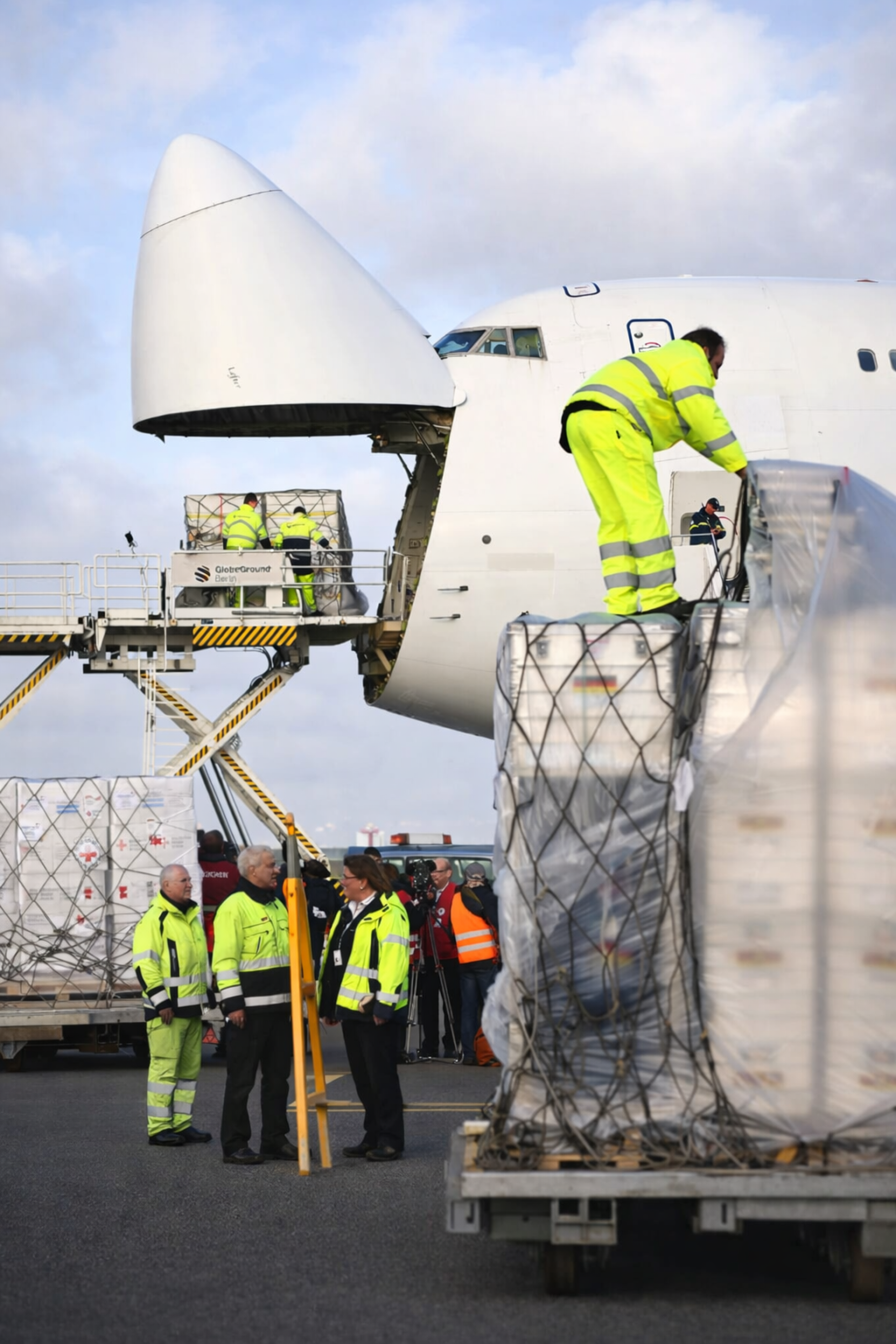 SPECIALIZED AIRCRAFT FOR PHARMACEUTICAL AND MEDICAL LOGISTICS